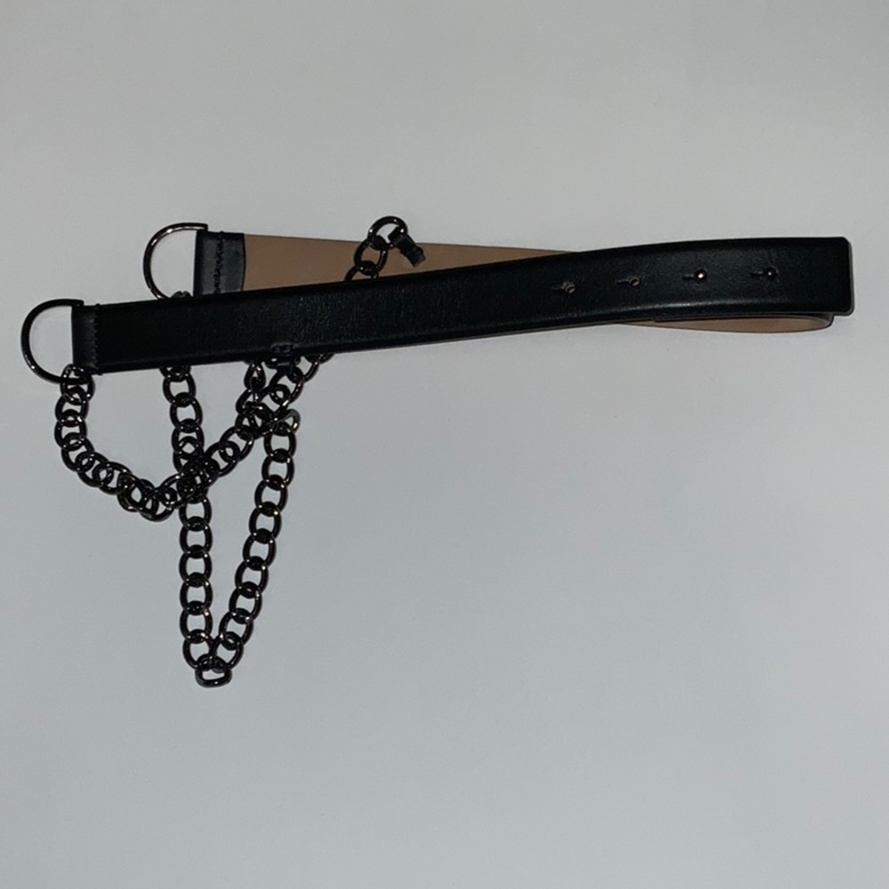 MaxMara Medium Black Leather Belt with Chain Detail